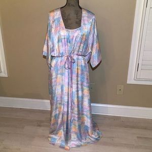 Vintage 1980’s Lucie Ann Pastel Matching Peignoir Set Robe & Nightgown. Medium